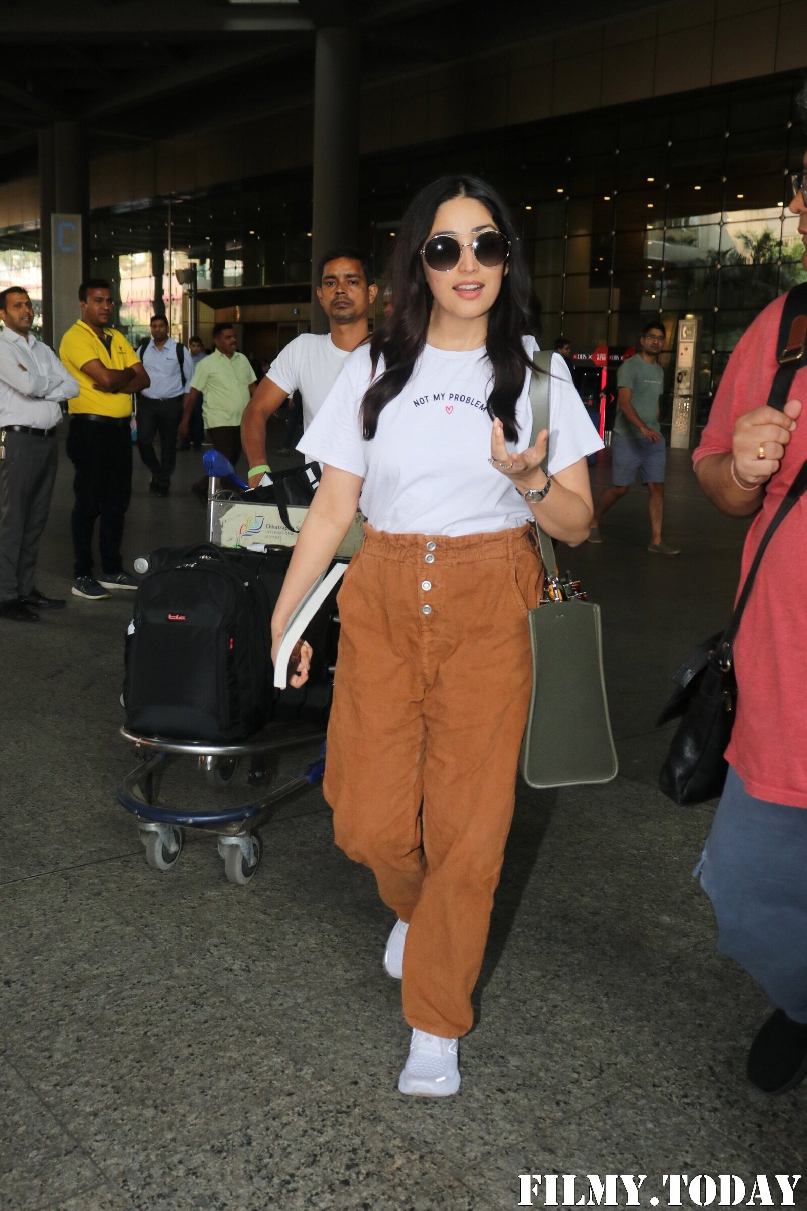 Yami Gautam - Photos: Celebs Spotted At Airport | Picture 1903166