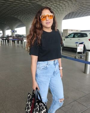 Neeti Mohan - Photos: Celebs Spotted At Airport | Picture 1903150