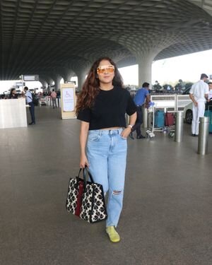 Neeti Mohan - Photos: Celebs Spotted At Airport | Picture 1903148