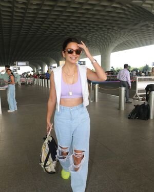 Kriti Kharbanda - Photos: Celebs Spotted At Airport | Picture 1892245