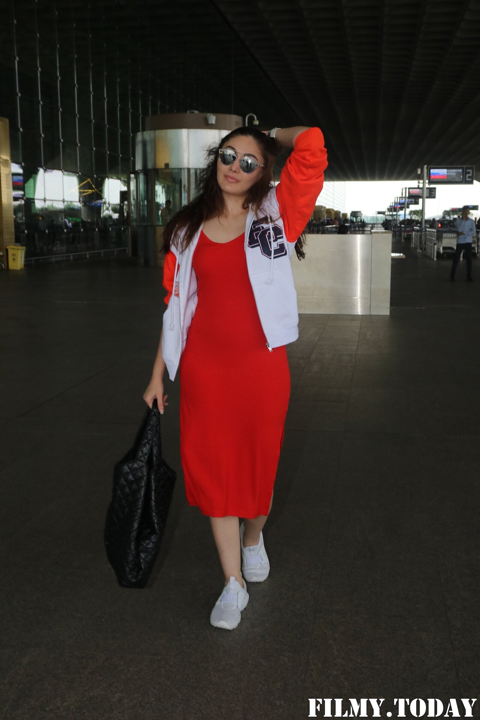 Shefali Jariwala - Photos: Celebs Spotted At Airport | Picture 1892273