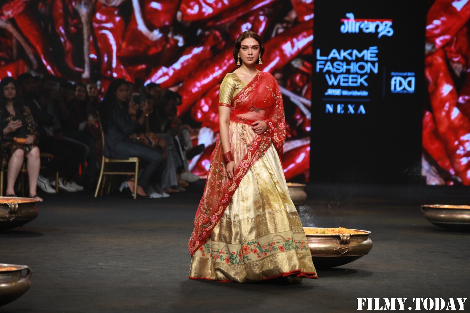 Aditi Rao Hydari - Photos: Celebs At Lakme Fashion Week 2022 | Picture 1894370