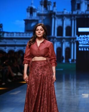 Kanika Kapoor - Photos: Celebs At Lakme Fashion Week 2022 | Picture 1893590