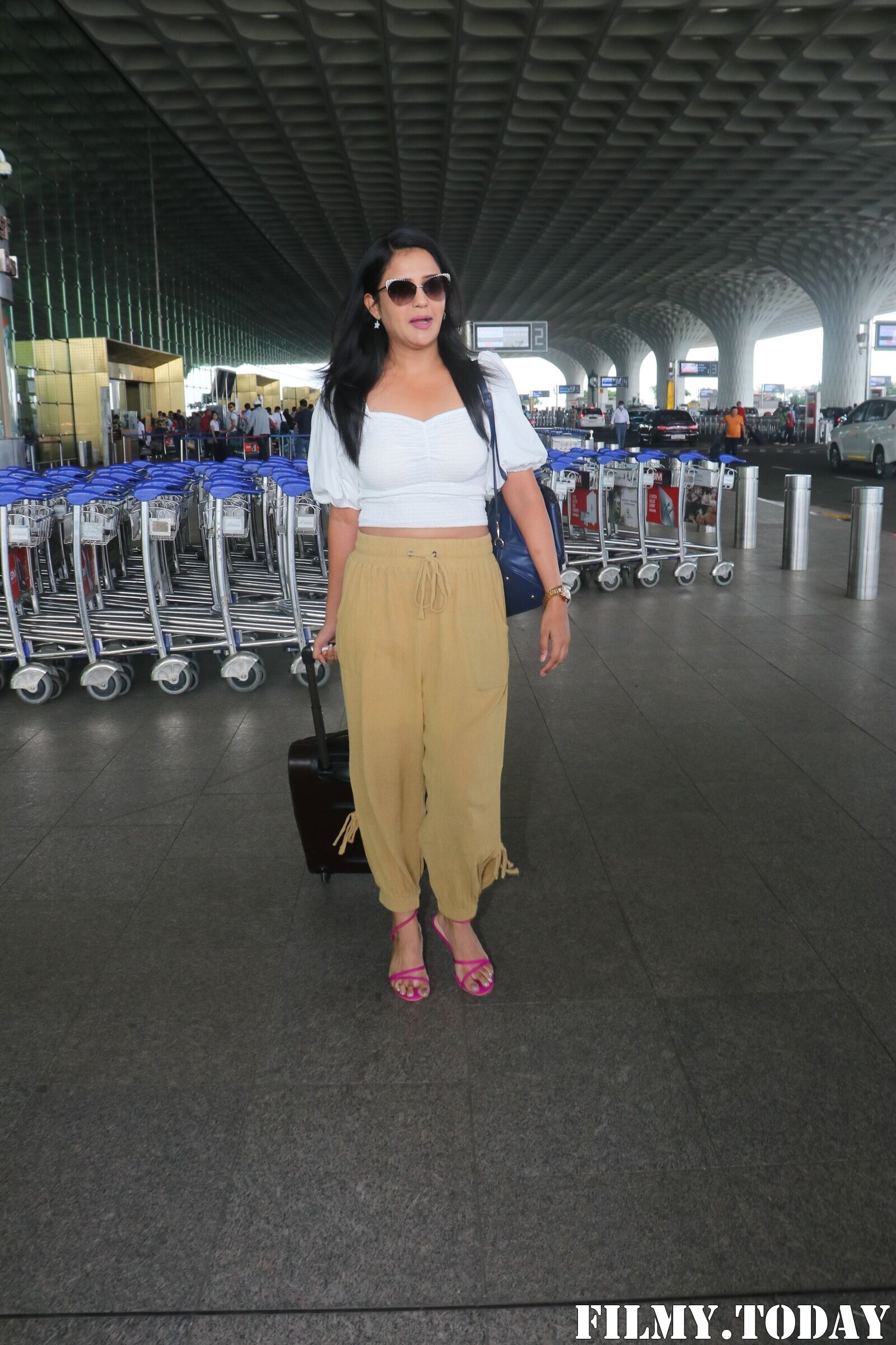 Gulki Joshi - Photos: Celebs Spotted At Airport | Picture 1893616