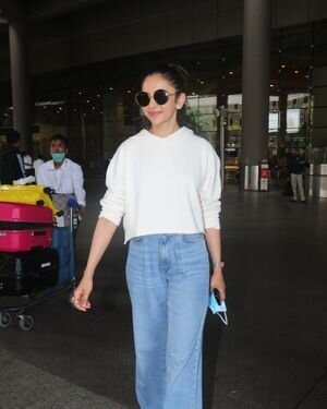 Rakul Preet Singh - Photos: Celebs Spotted At Airport | Picture 1893589