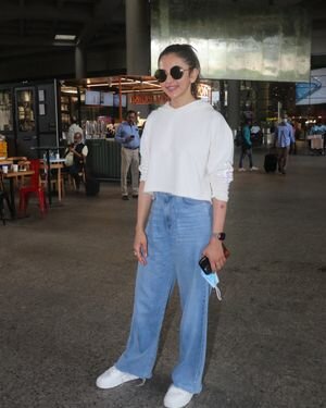 Rakul Preet Singh - Photos: Celebs Spotted At Airport | Picture 1893588