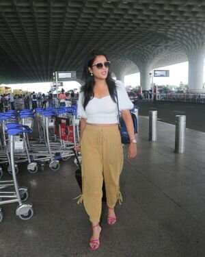 Gulki Joshi - Photos: Celebs Spotted At Airport | Picture 1893613