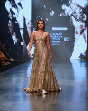 Anushka Ranjan - Photos: Celebs At Lakme Fashion Week 2022 | Picture 1895572