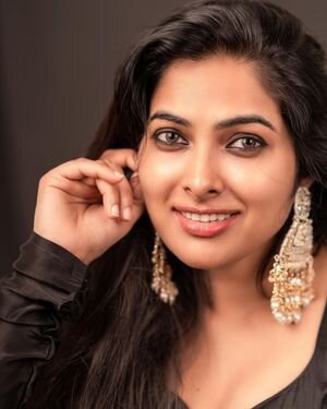 Divi Vadthya Latest Photos | Picture 1898999