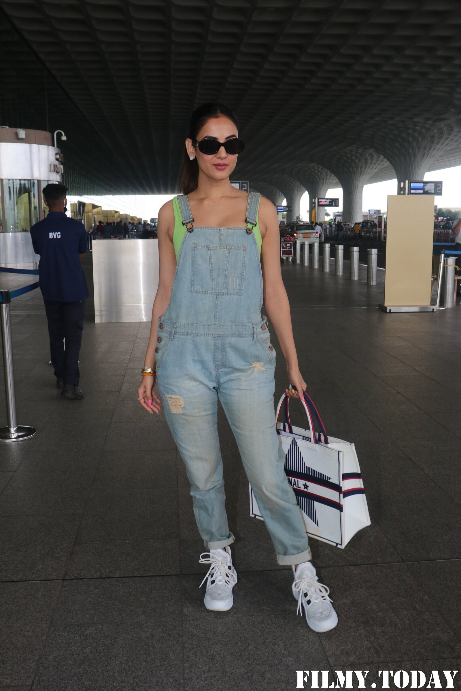 Sonal Chauhan - Photos: Celebs Spotted At Airport | Picture 1899221
