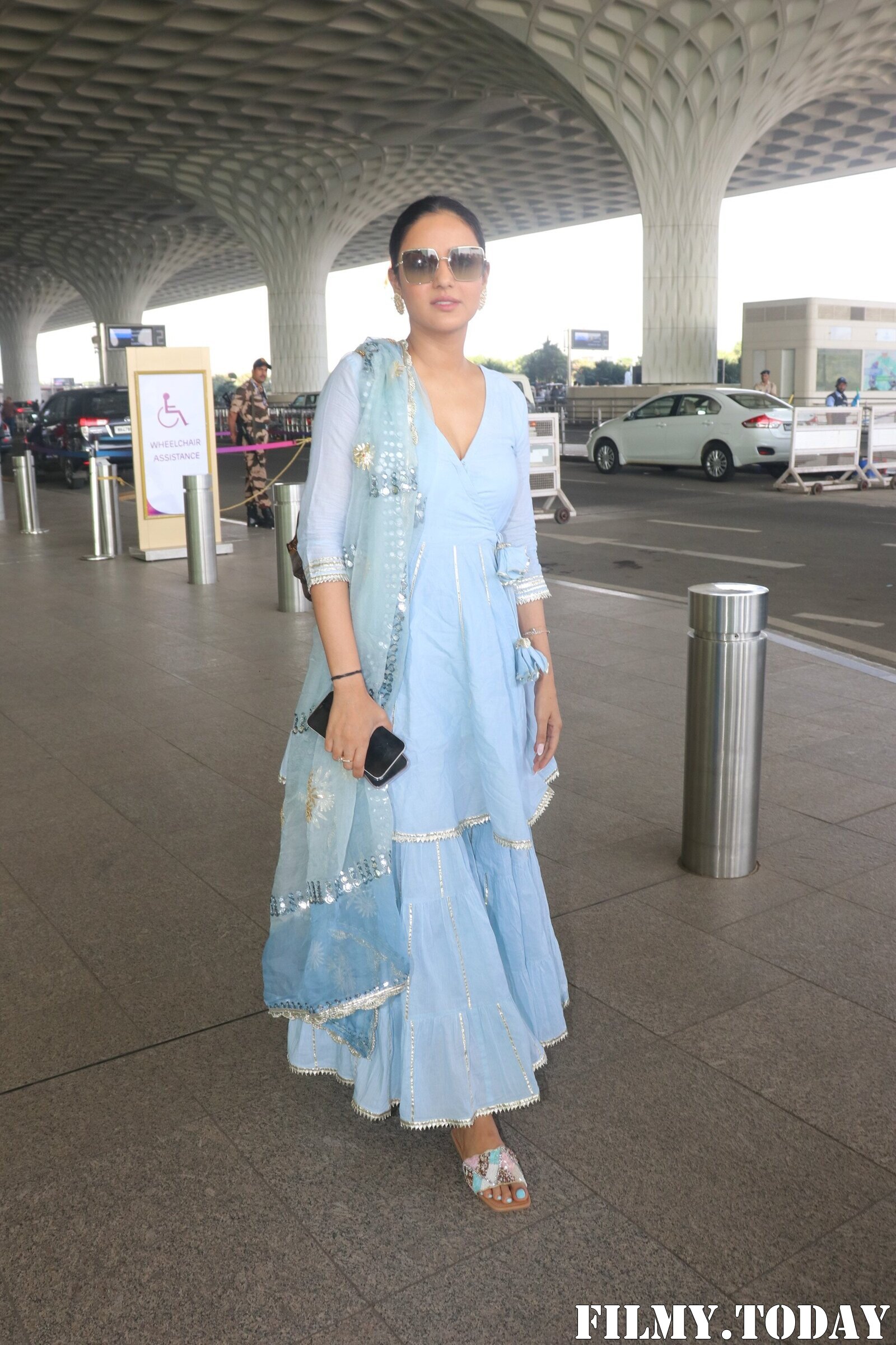 Jasmin Bhasin - Photos: Celebs Spotted At Airport | Picture 1899868