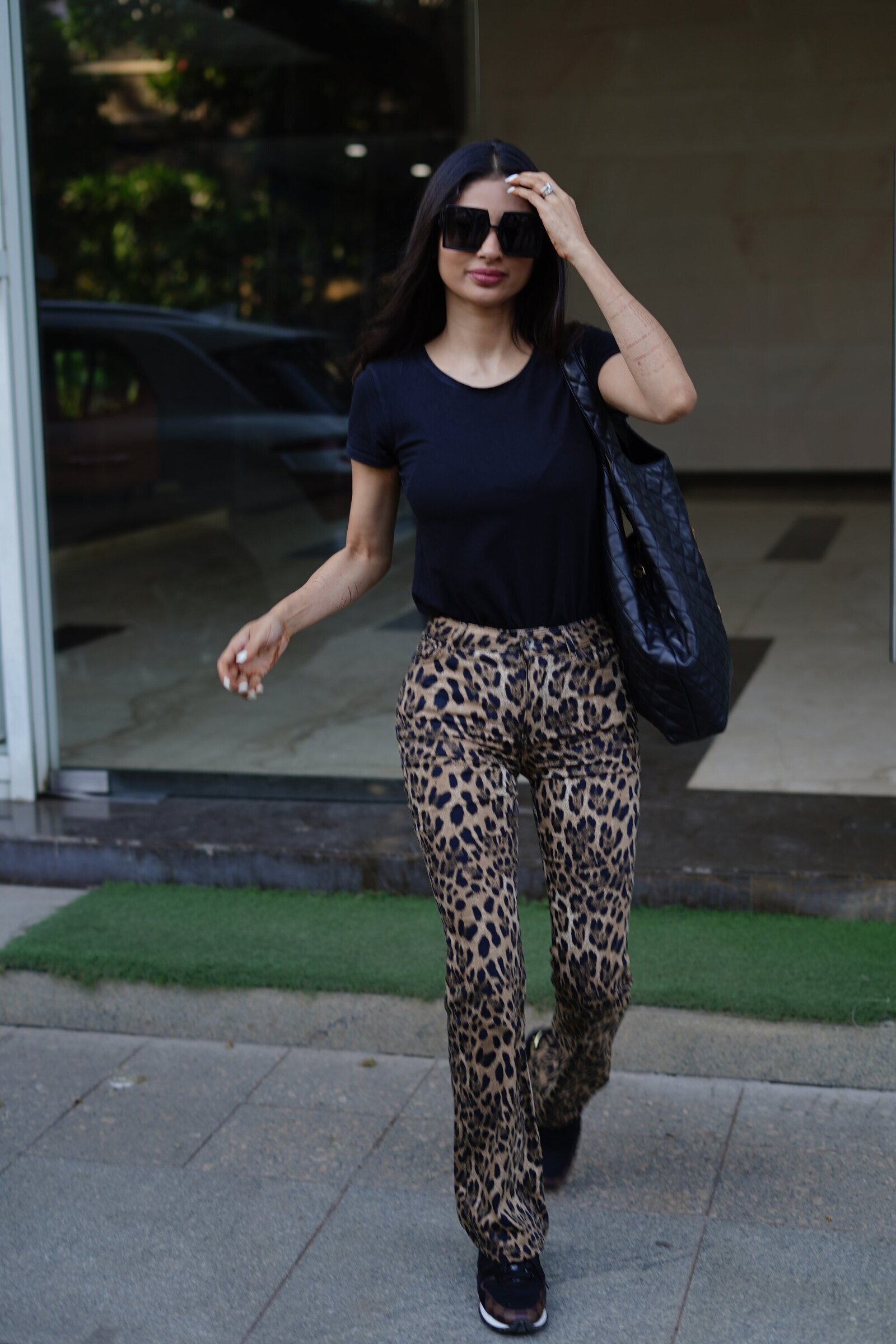 Mouni Roy - Photos: Celebs Spotted At Andheri | Picture 1901339