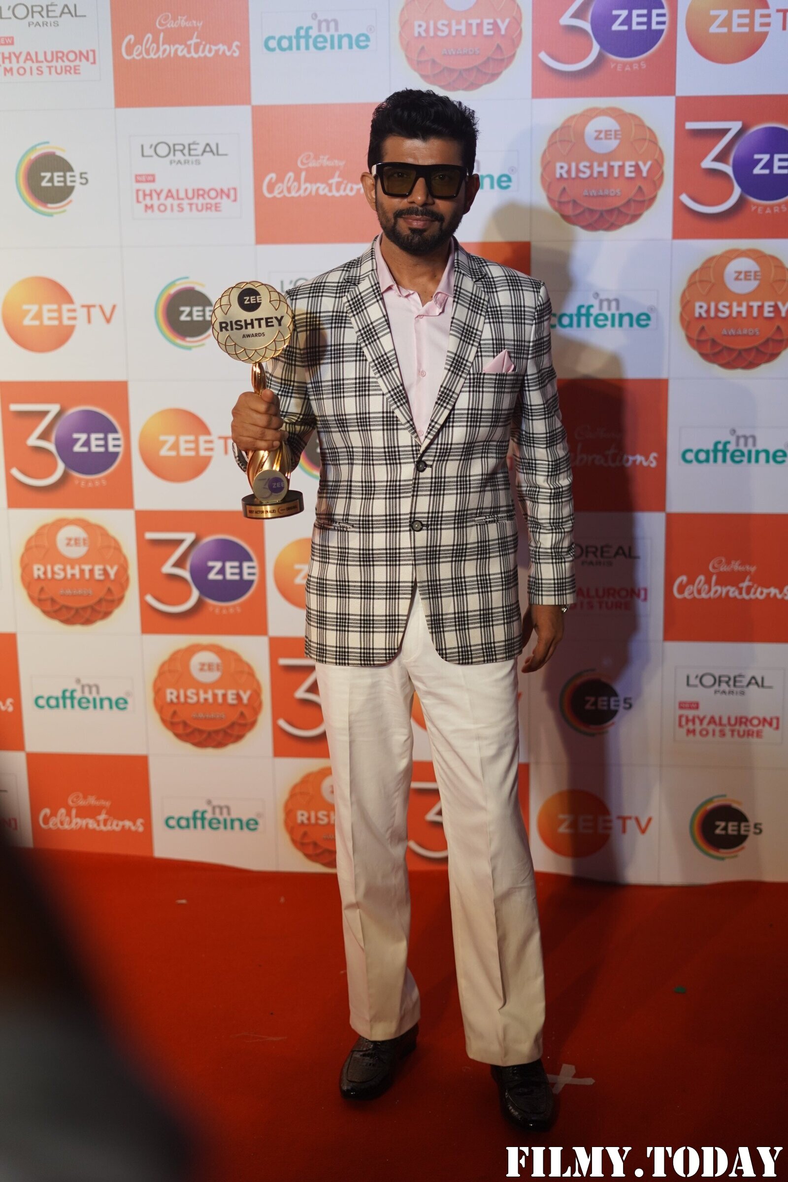 Photos: Celebs On The Red Carpet Of Zee Rishtey Awards 2022 | Picture 1890276
