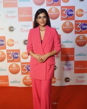 Aakanksha Singh - Photos: Celebs On The Red Carpet Of Zee Rishtey Awards 2022
