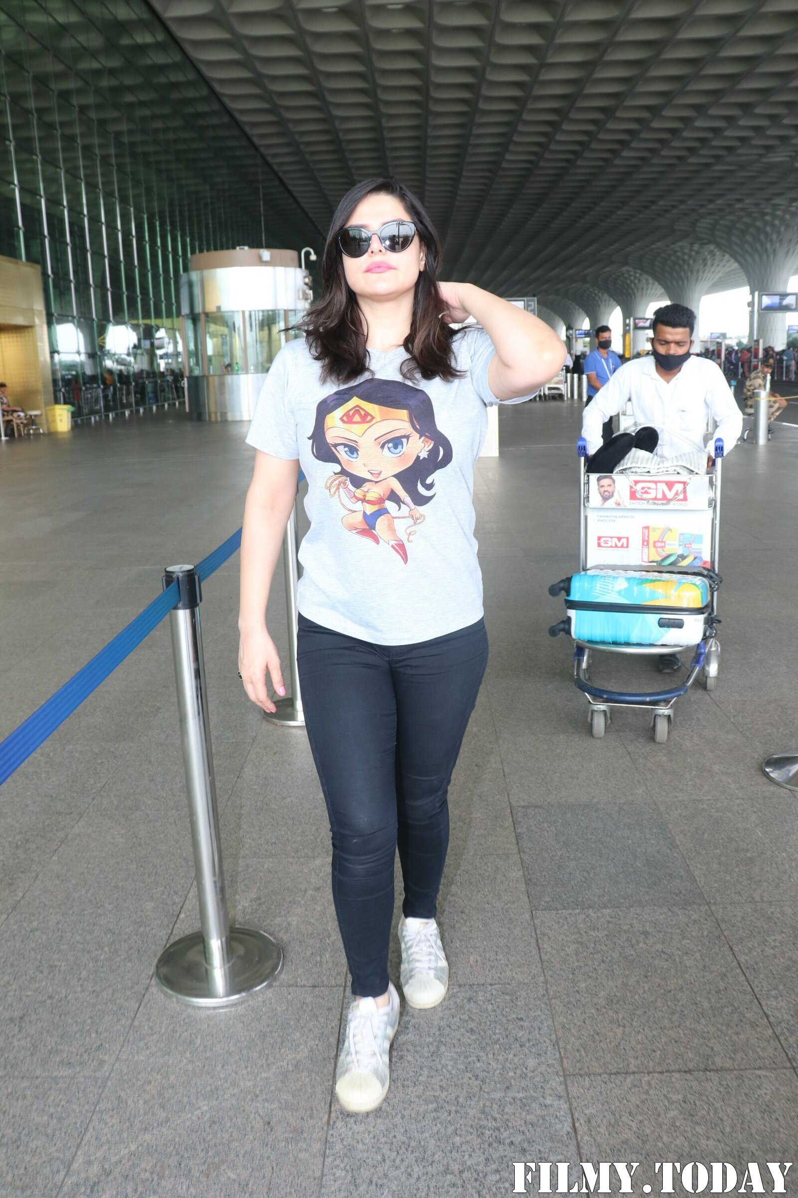 Zarine Khan - Photos: Celebs Spotted At Airport | Picture 1890377