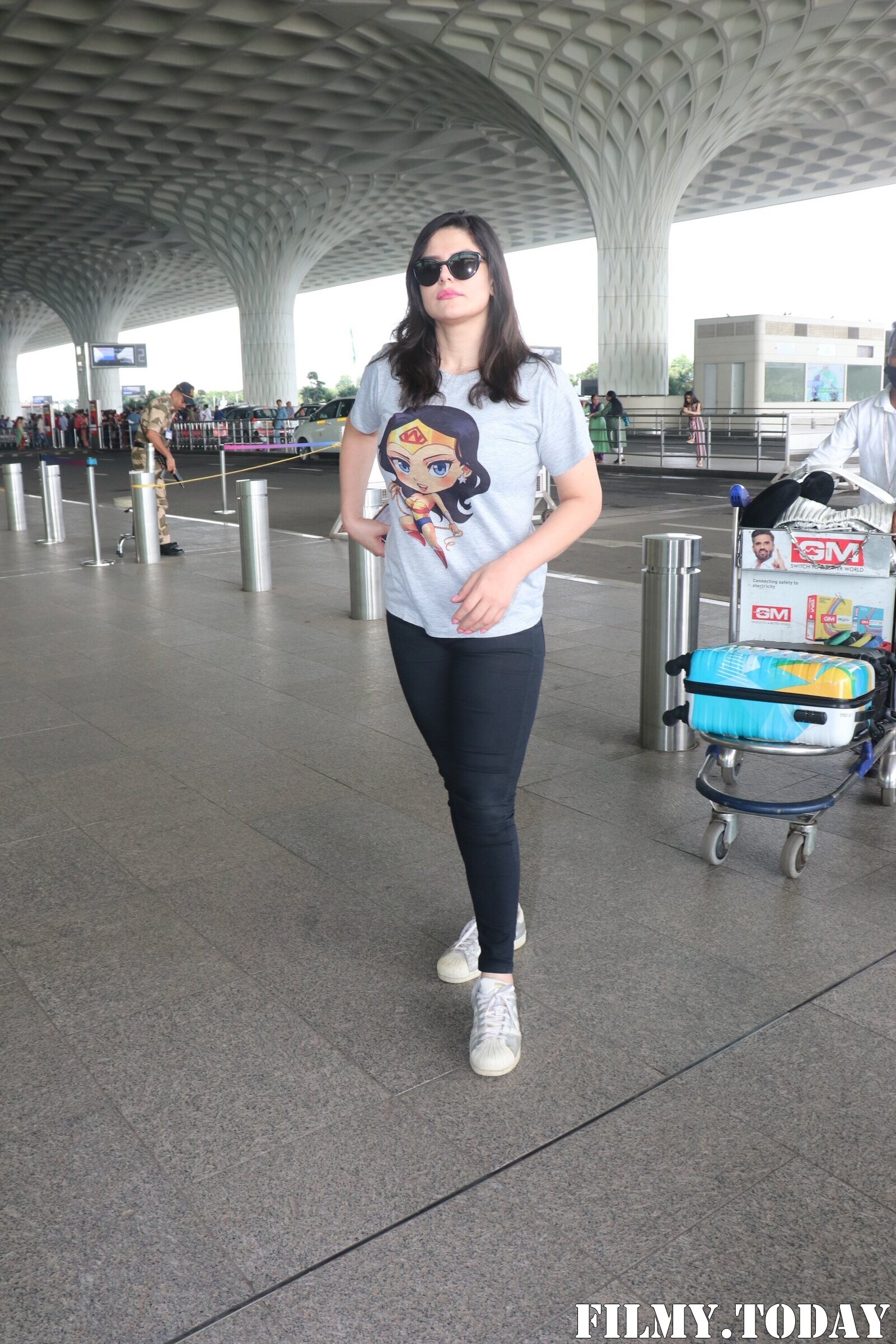 Zarine Khan - Photos: Celebs Spotted At Airport | Picture 1890375