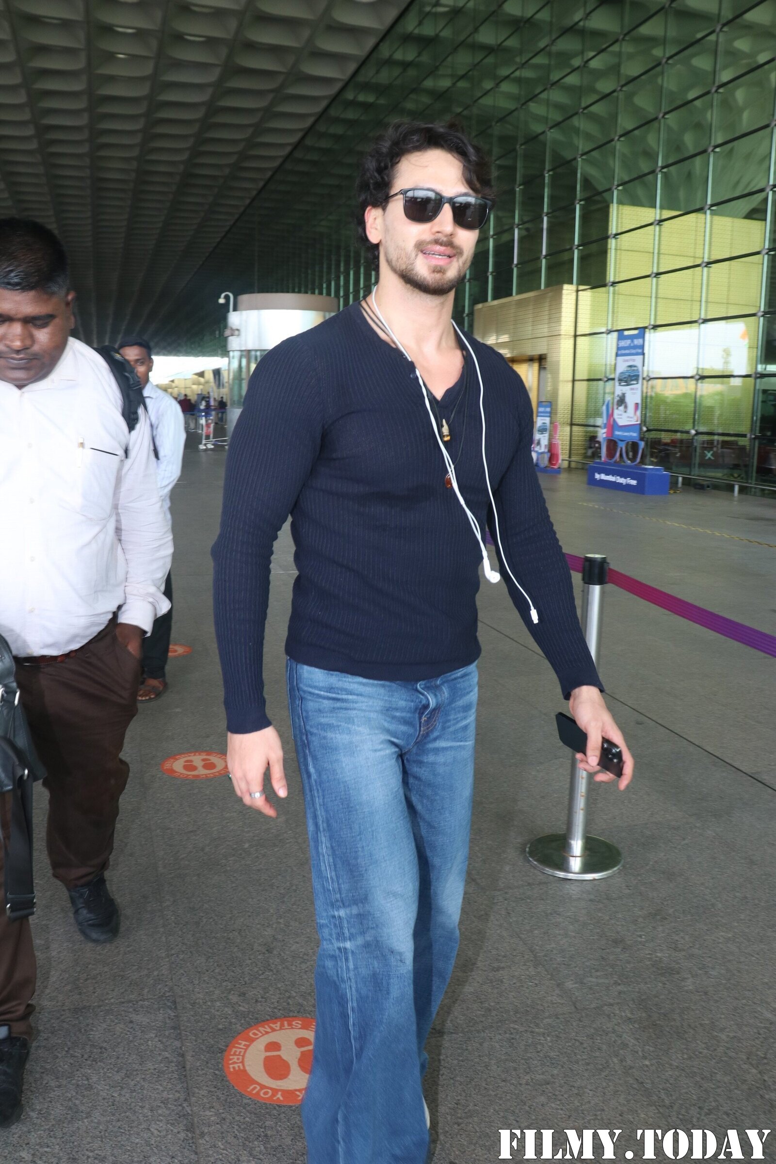 Tiger Shroff - Photos: Celebs Spotted At Airport | Picture 1891054