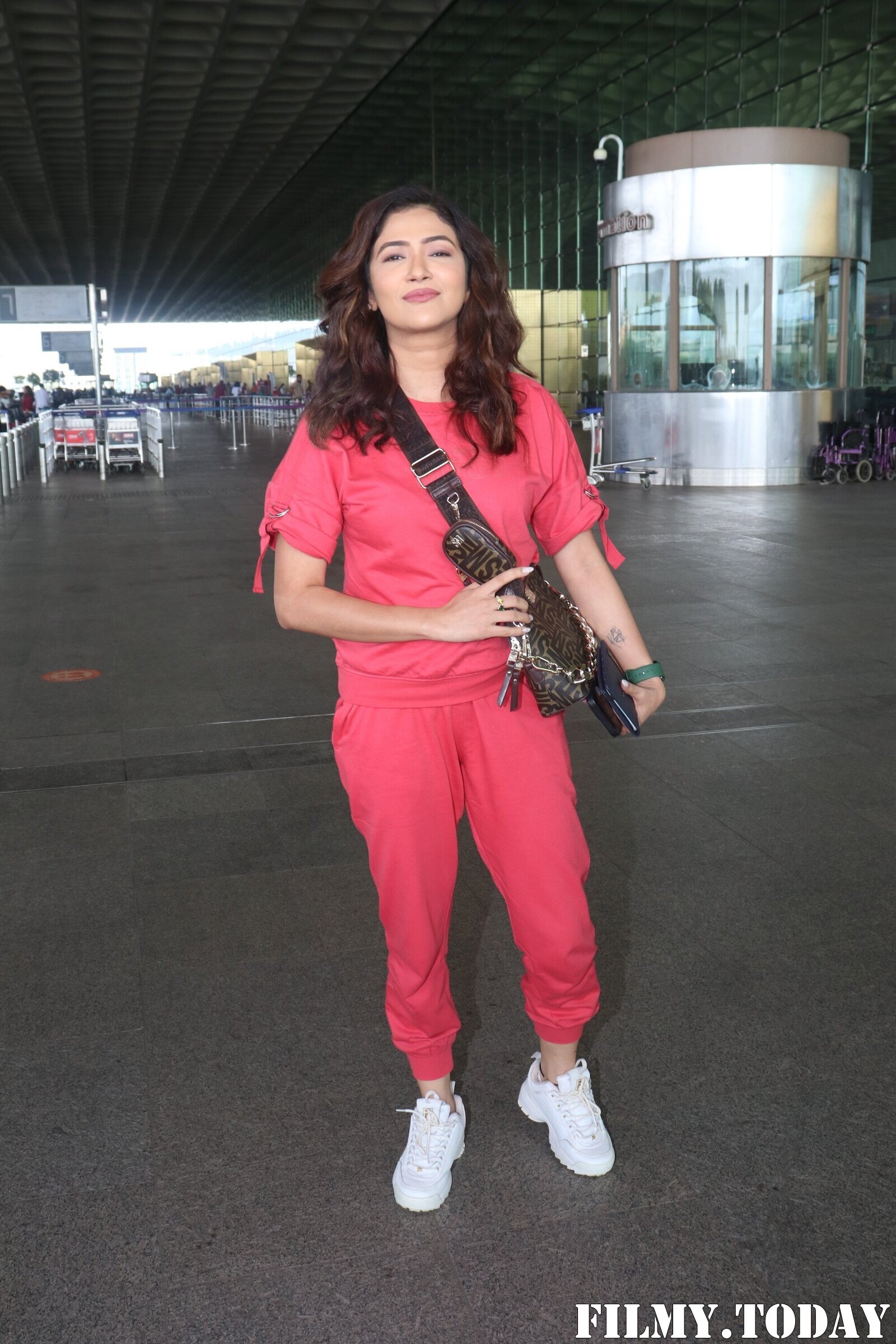 Ridhima Pandit - Photos: Celebs Spotted At Airport | Picture 1891055