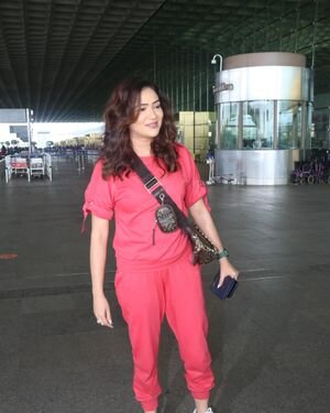 Ridhima Pandit - Photos: Celebs Spotted At Airport | Picture 1891058
