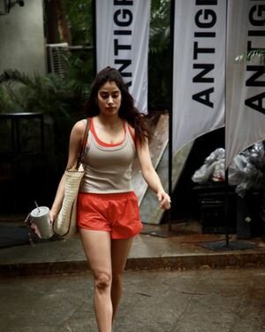 Janhvi Kapoor - Photos: Celebs Spotted Post Gym Workout | Picture 1891065