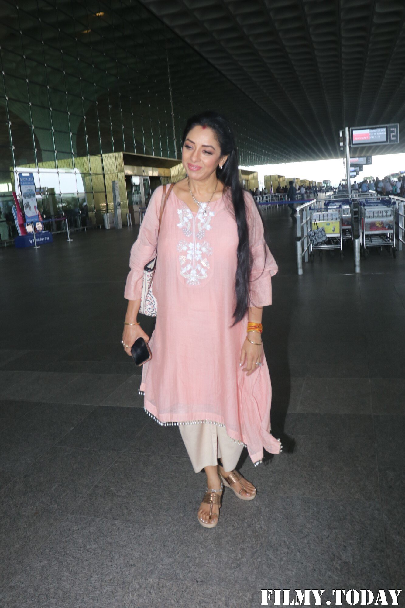 Rupali Ganguly - Photos: Celebs Spotted At Airport | Picture 1892051