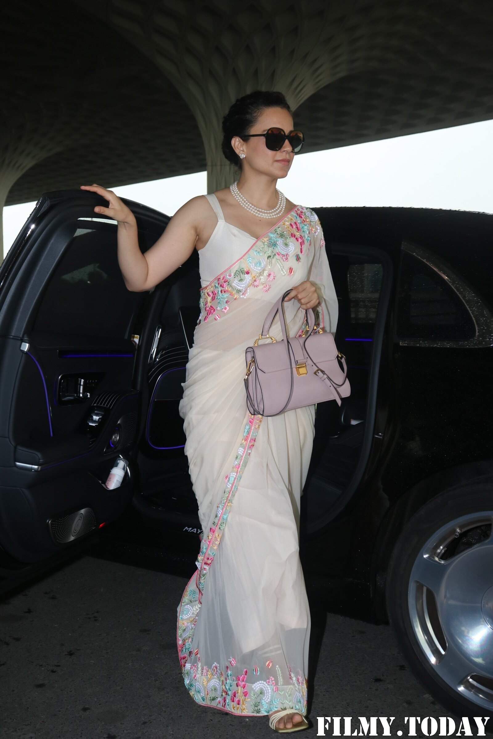 Kangana Ranaut - Photos: Celebs Spotted At Airport | Picture 1891961