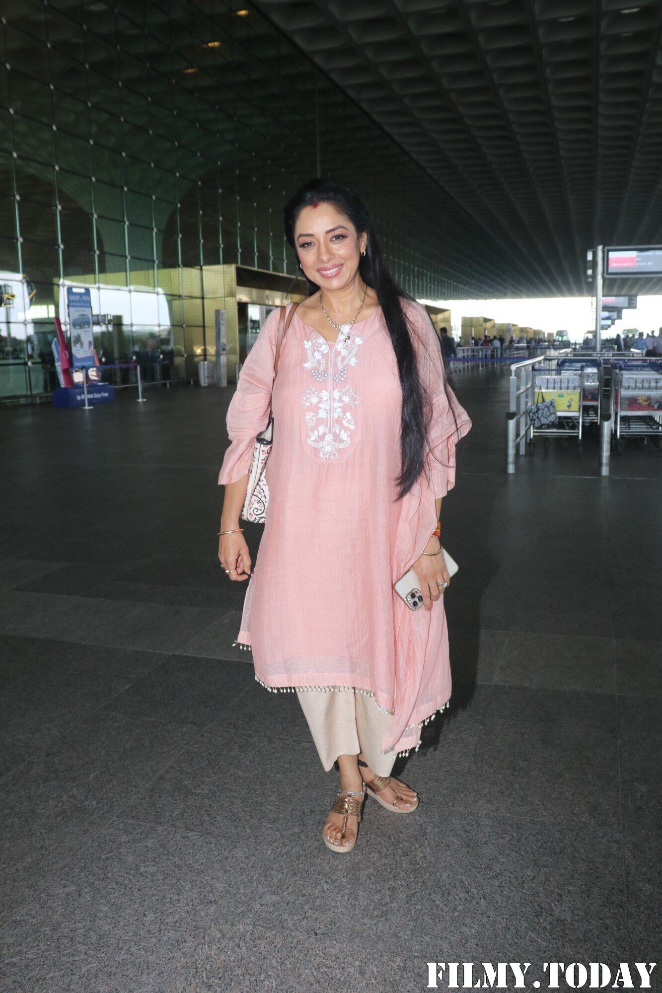 Rupali Ganguly - Photos: Celebs Spotted At Airport | Picture 1892055