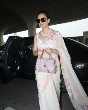 Kangana Ranaut - Photos: Celebs Spotted At Airport | Picture 1891965