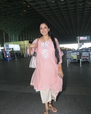 Rupali Ganguly - Photos: Celebs Spotted At Airport | Picture 1892053