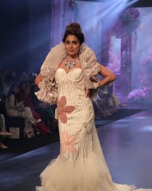 Shriya Saran - Photos: Celebs Ramp Walk At The Bombay Times Fashion Week 2022 | Picture 1892229