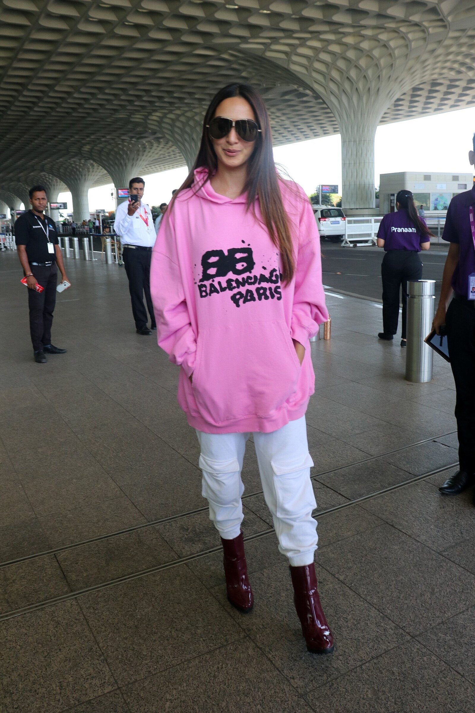 Kiara Advani - Photos: Celebs  Spotted At Airport | Picture 1933107