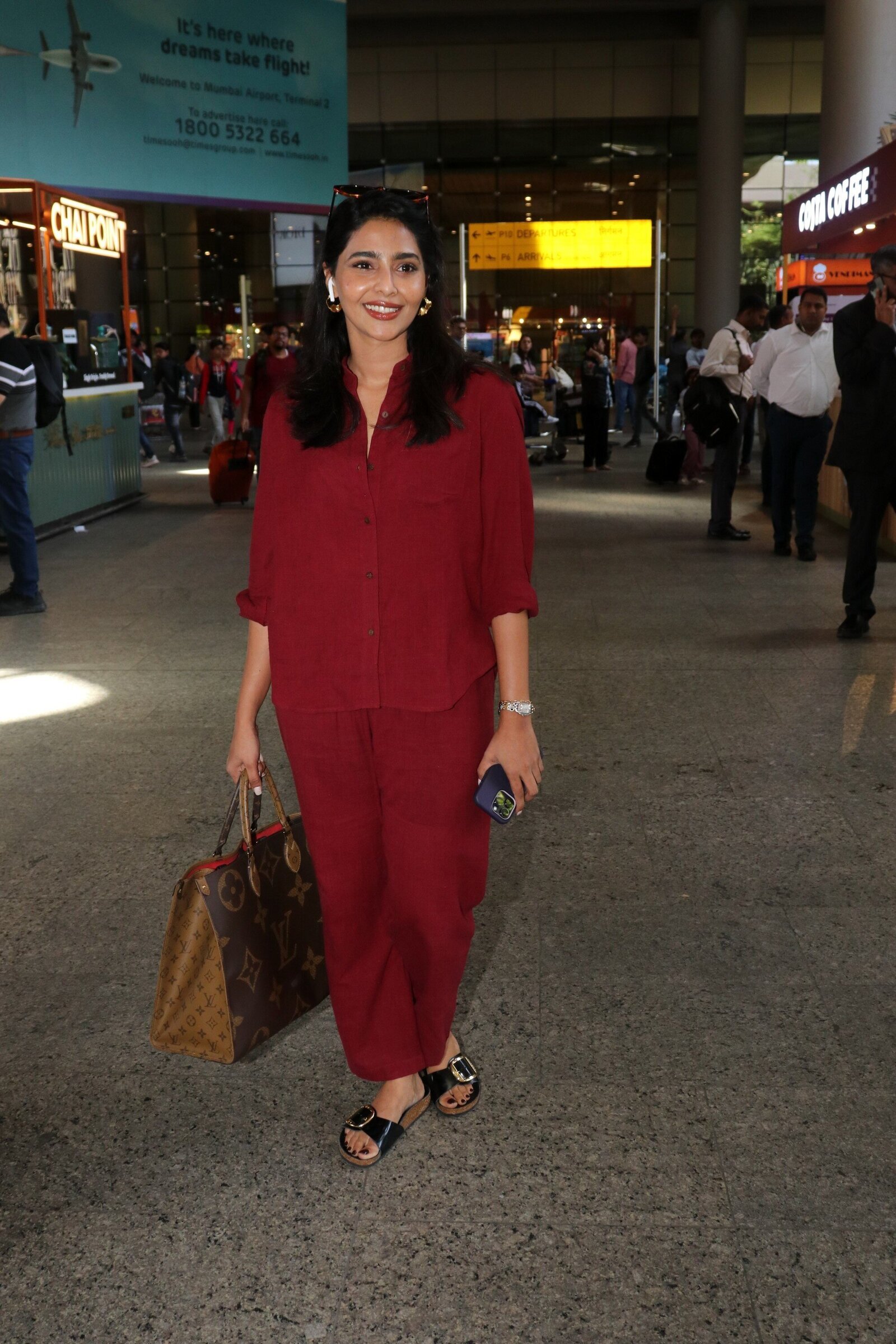 Aishwarya Lekshmi - Photos: Celebs  Spotted At Airport | Picture 1933093