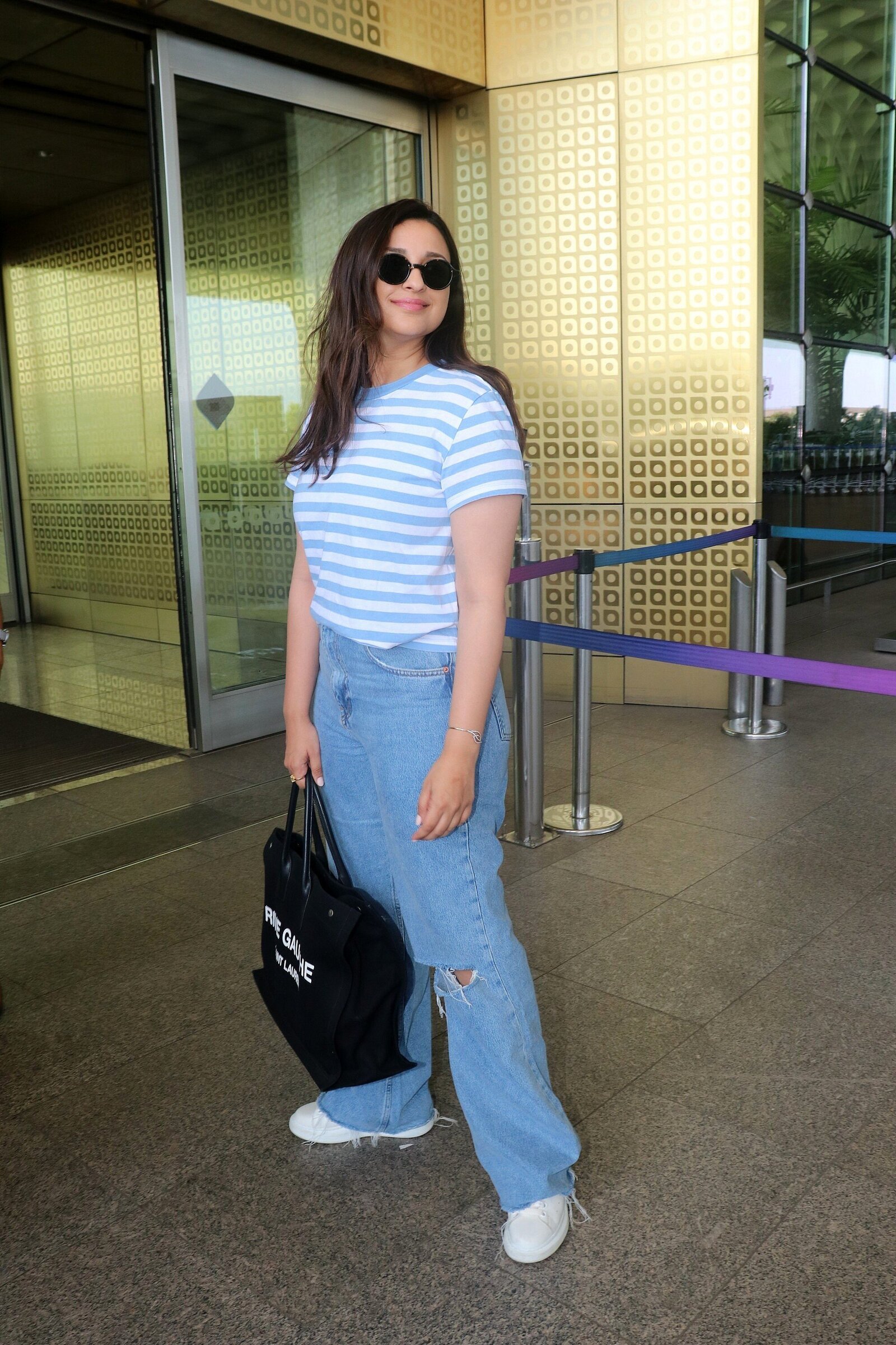 Parineeti Chopra - Photos: Celebs  Spotted At Airport | Picture 1933090