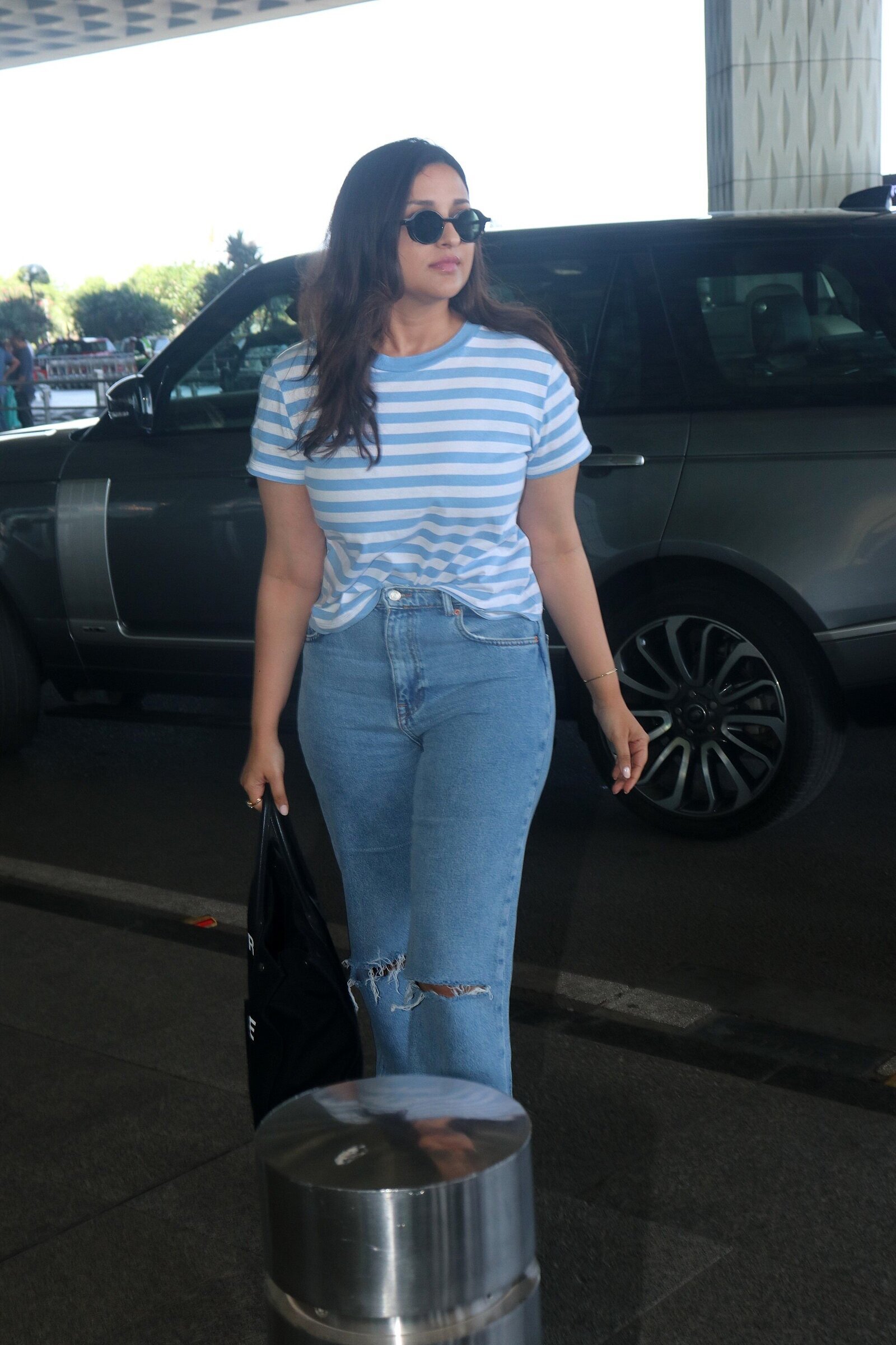 Parineeti Chopra - Photos: Celebs  Spotted At Airport | Picture 1933086