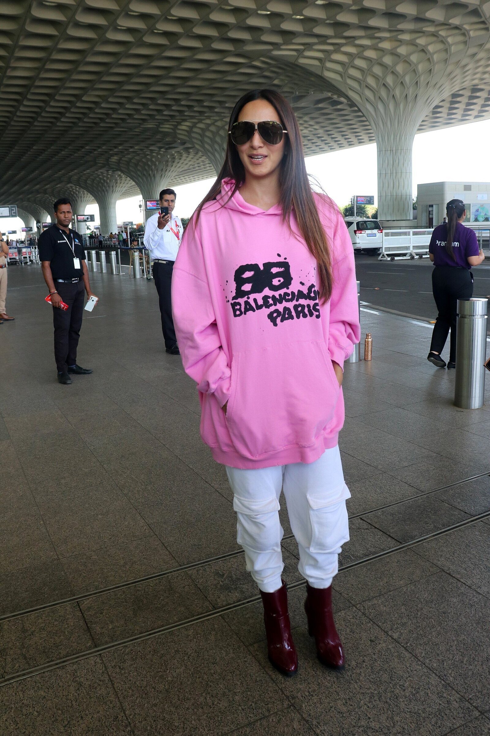 Kiara Advani - Photos: Celebs  Spotted At Airport | Picture 1933105