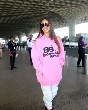Kiara Advani - Photos: Celebs  Spotted At Airport | Picture 1933104