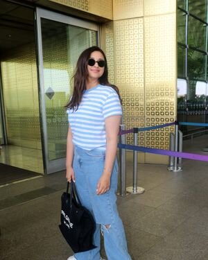 Parineeti Chopra - Photos: Celebs  Spotted At Airport | Picture 1933090