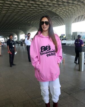 Kiara Advani - Photos: Celebs  Spotted At Airport