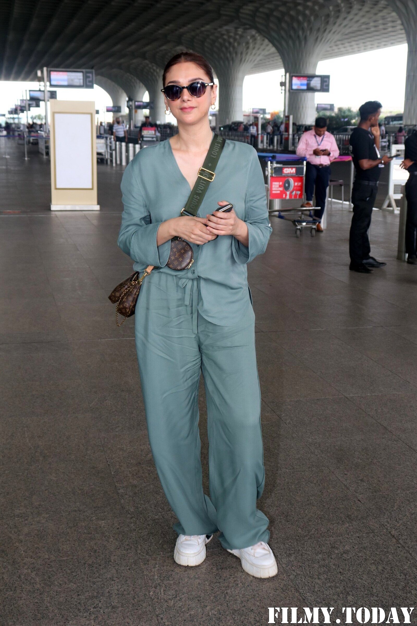 Aditi Rao Hydari - Photos: Celebs  Spotted At Airport | Picture 1934262