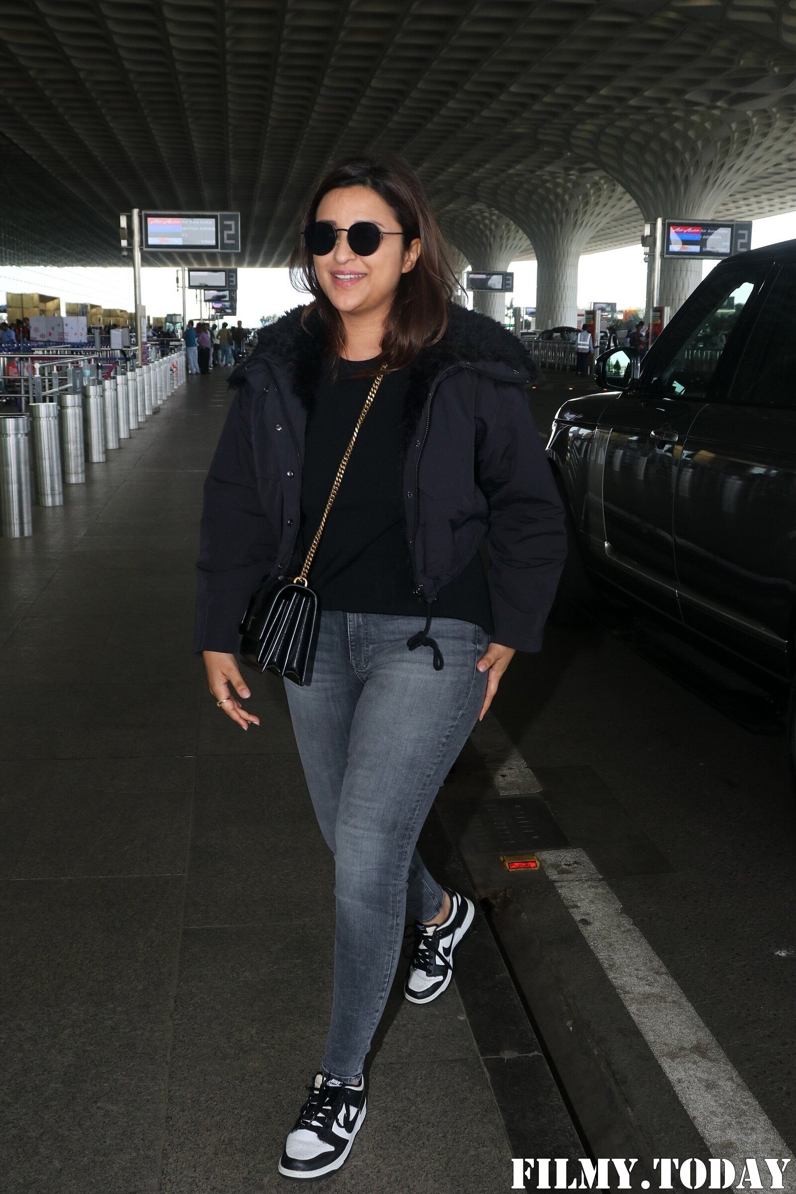 Parineeti Chopra - Photos: Celebs  Spotted At Airport | Picture 1934268