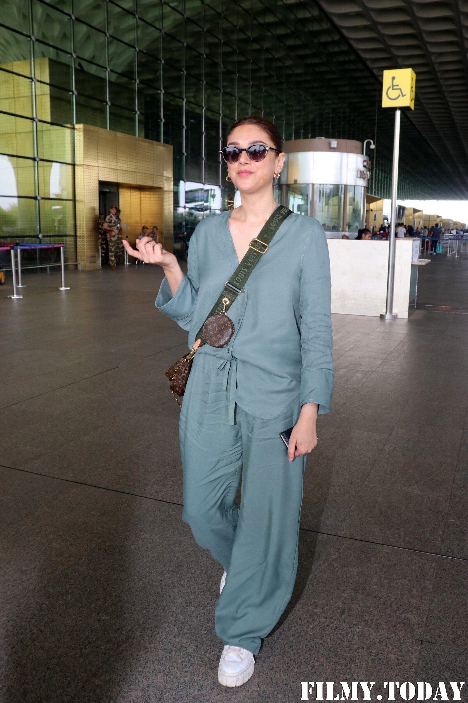 Aditi Rao Hydari - Photos: Celebs  Spotted At Airport | Picture 1934260