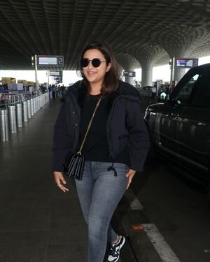 Parineeti Chopra - Photos: Celebs  Spotted At Airport | Picture 1934268