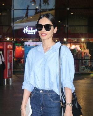 Manushi Chhillar - Photos: Celebs  Spotted At Airport | Picture 1935358