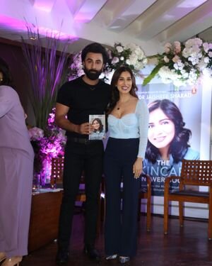 Photos: Launch Of Book The Skin Care Answer Book | Picture 1935343