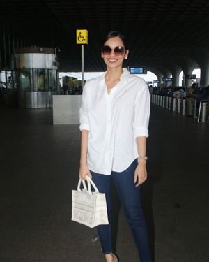 Manushi Chhillar - Photos: Celebs  Spotted At Airport | Picture 1939720