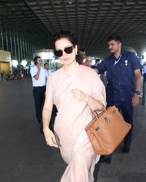 Kangana Ranaut - Photos: Celebs  Spotted At Airport | Picture 1940169