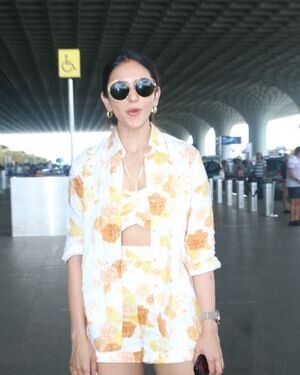 Rakul Preet Singh - Photos: Celebs  Spotted At Airport | Picture 1940182