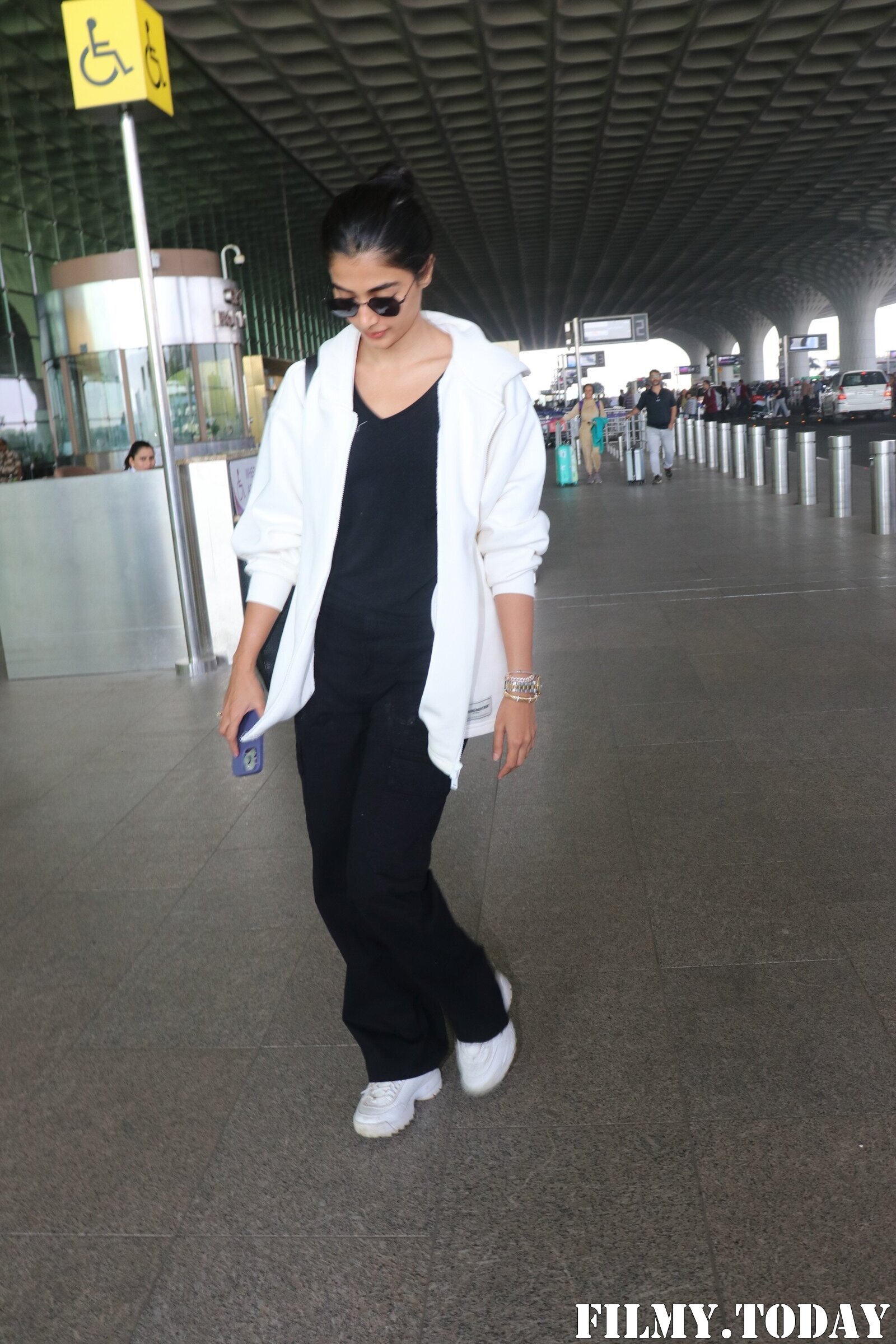Pooja Hegde - Photos: Celebs  Spotted At Airport | Picture 1915576