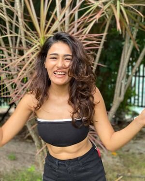 Shalini Pandey Latest Photos | Picture 1915829