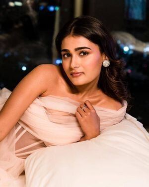Shalini Pandey Latest Photos | Picture 1915822